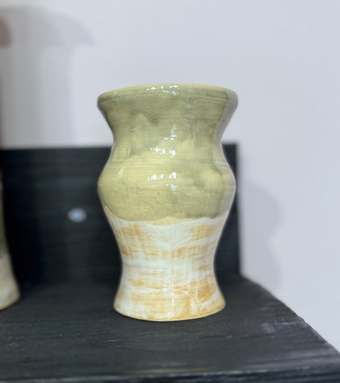 Авторска керамична ваза в зелено  – Ръчна изработка от Емилия Милчева (Уникат)