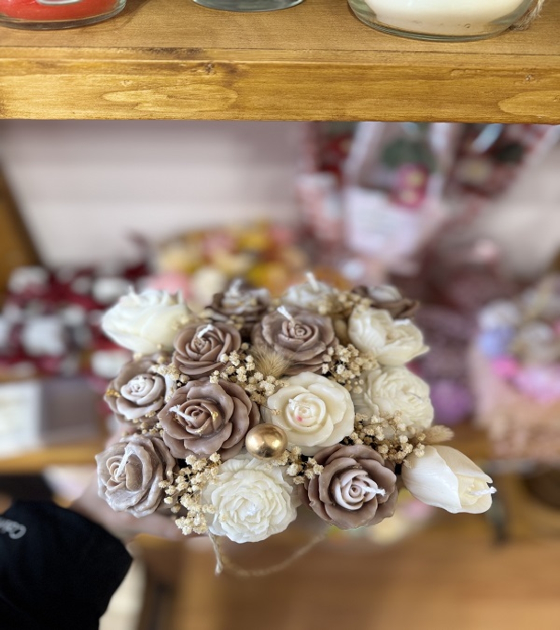 Ръчно изработен аранжиран букет от ароматни свещи – „Черна елегантност“ (Крем и Какао)