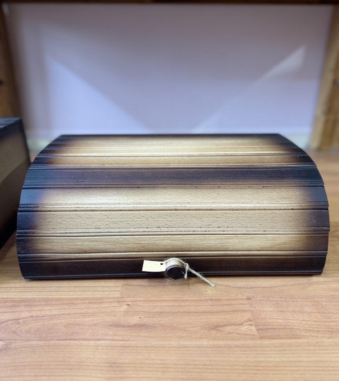 Ръчно изработена декоративна дървена кутия за съхранение – Уют и Ред