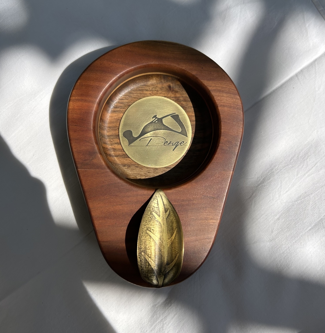 Луксозен дървен пепелник “Ренде“ с четчица – стил за пушачи на пури