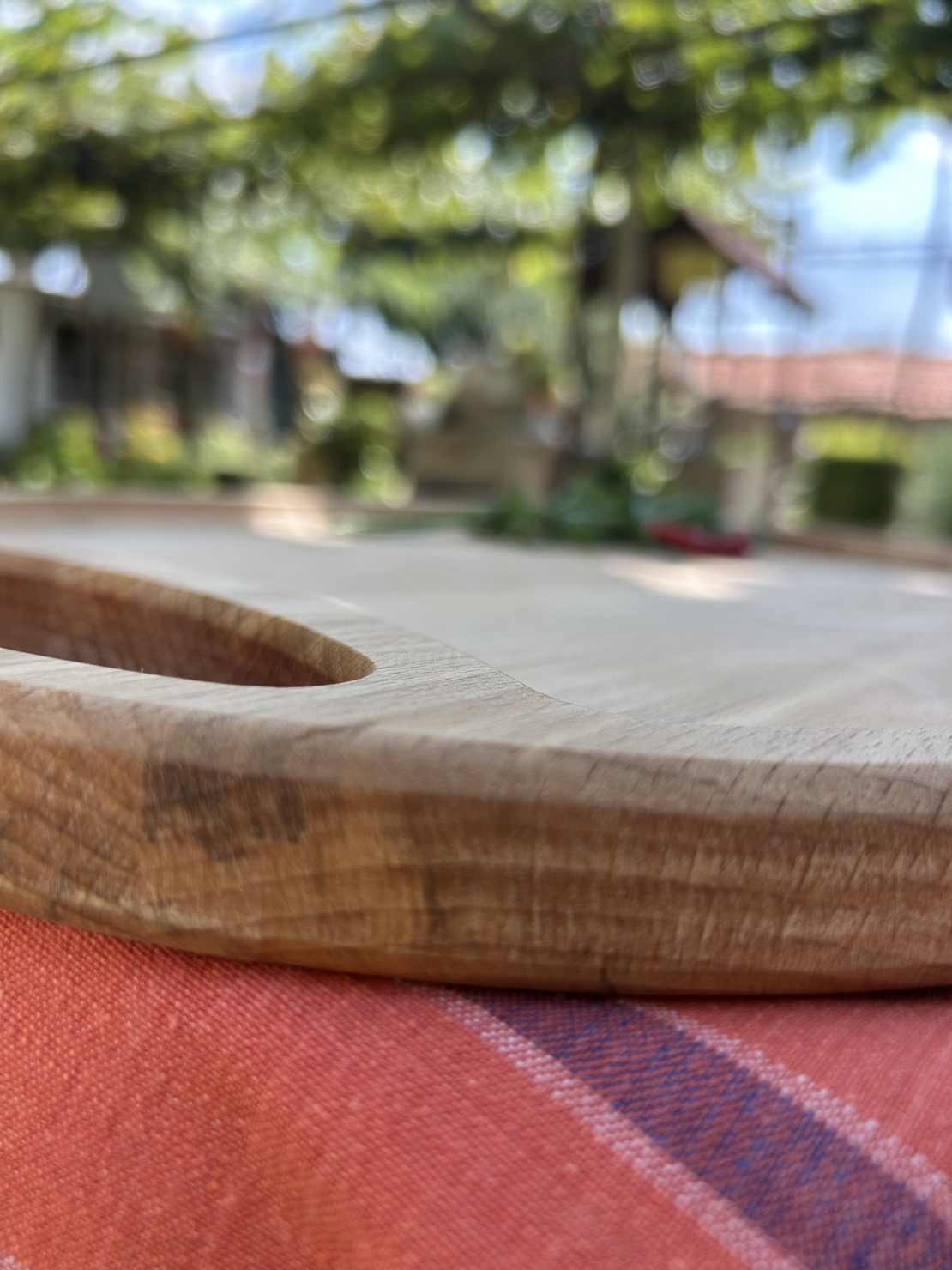 Дървен поднос с дръжки