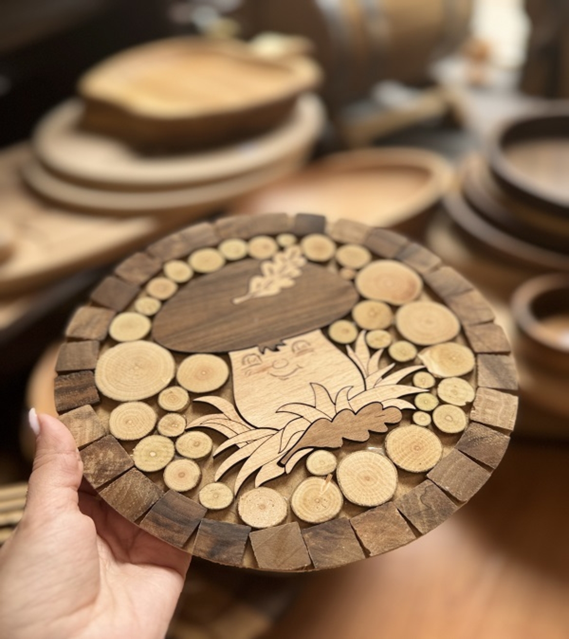 Подложка с дървена мозайка за сервиране-гъба
