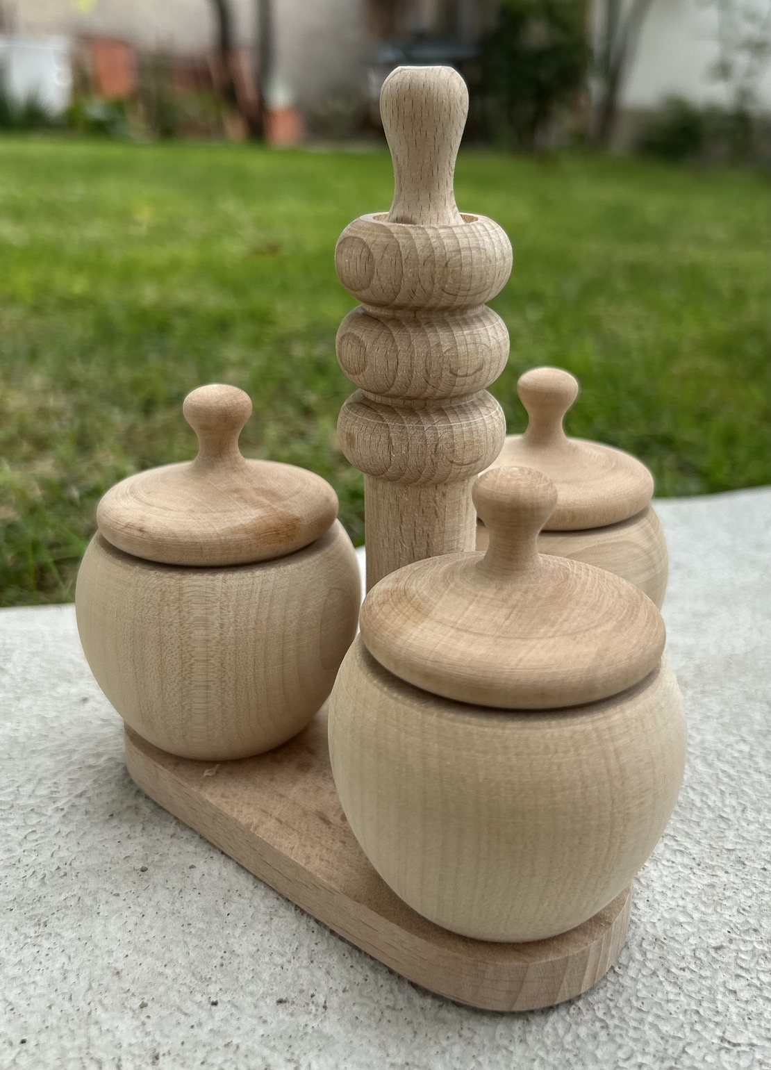 Тройна дървена солница