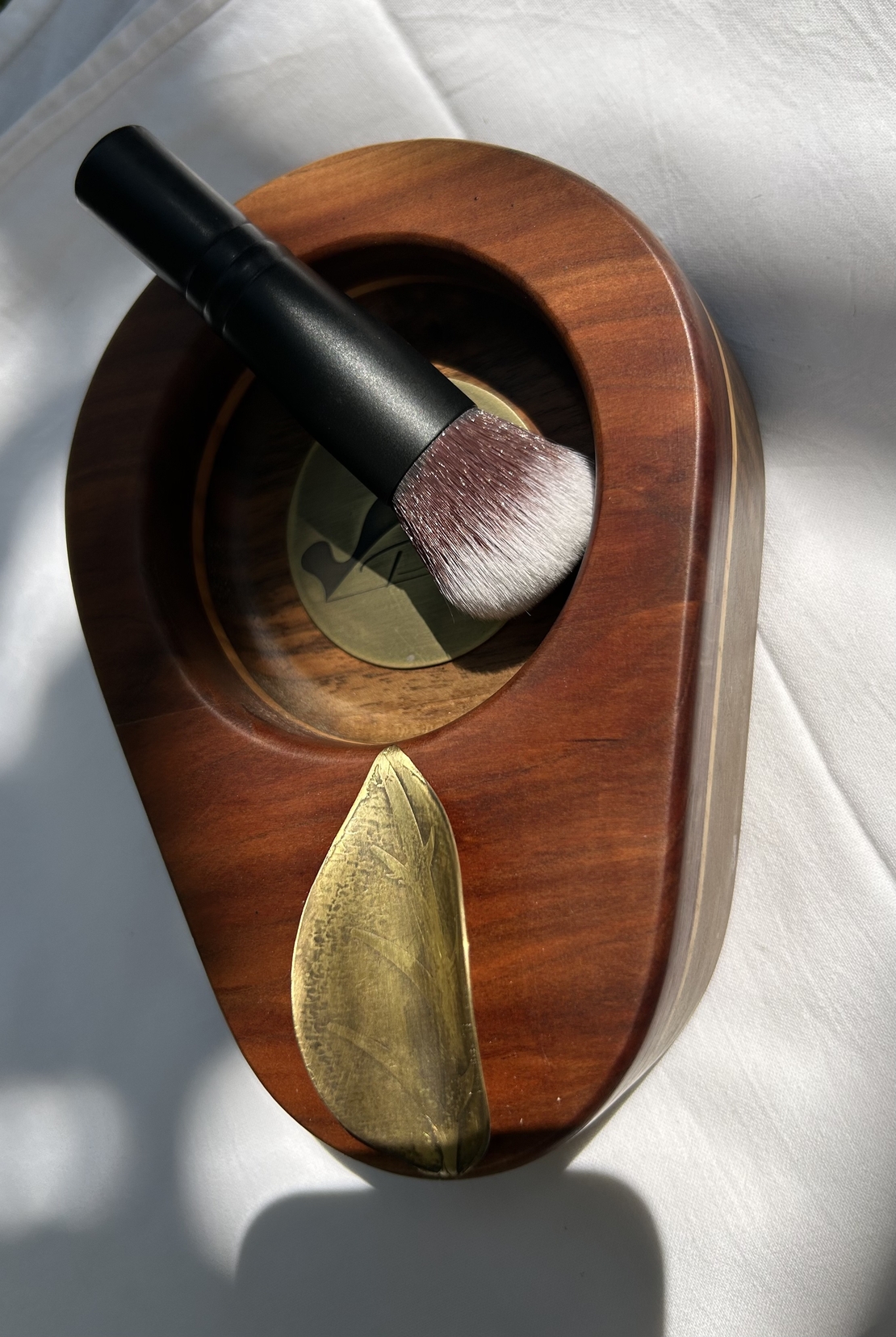 Луксозен дървен пепелник “Ренде“ с четчица – стил за пушачи на пури