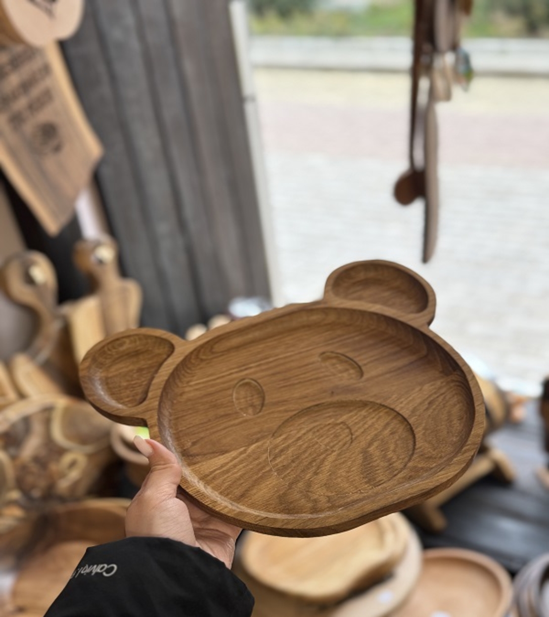 Дървено плато за сервиране „Мече“ с отделения – Ръчна изработка