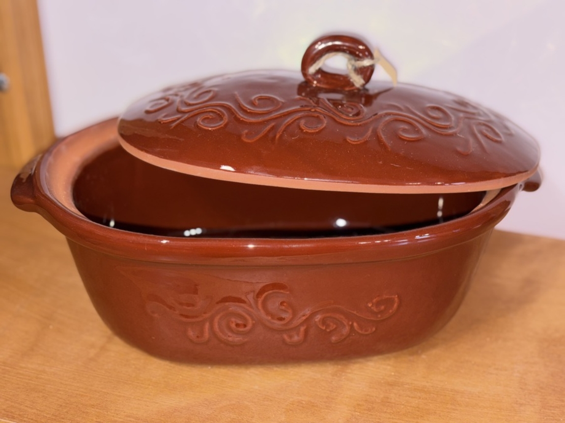 Керамичен гювеч с капак – традиционен съд за печене