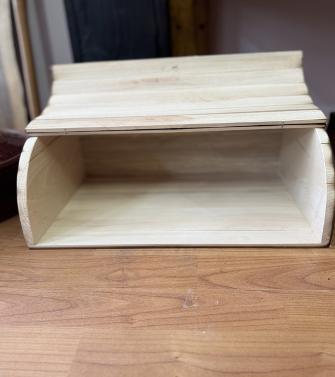 Ръчно изработена декоративна дървена кутия за съхранение – Уют и Ред