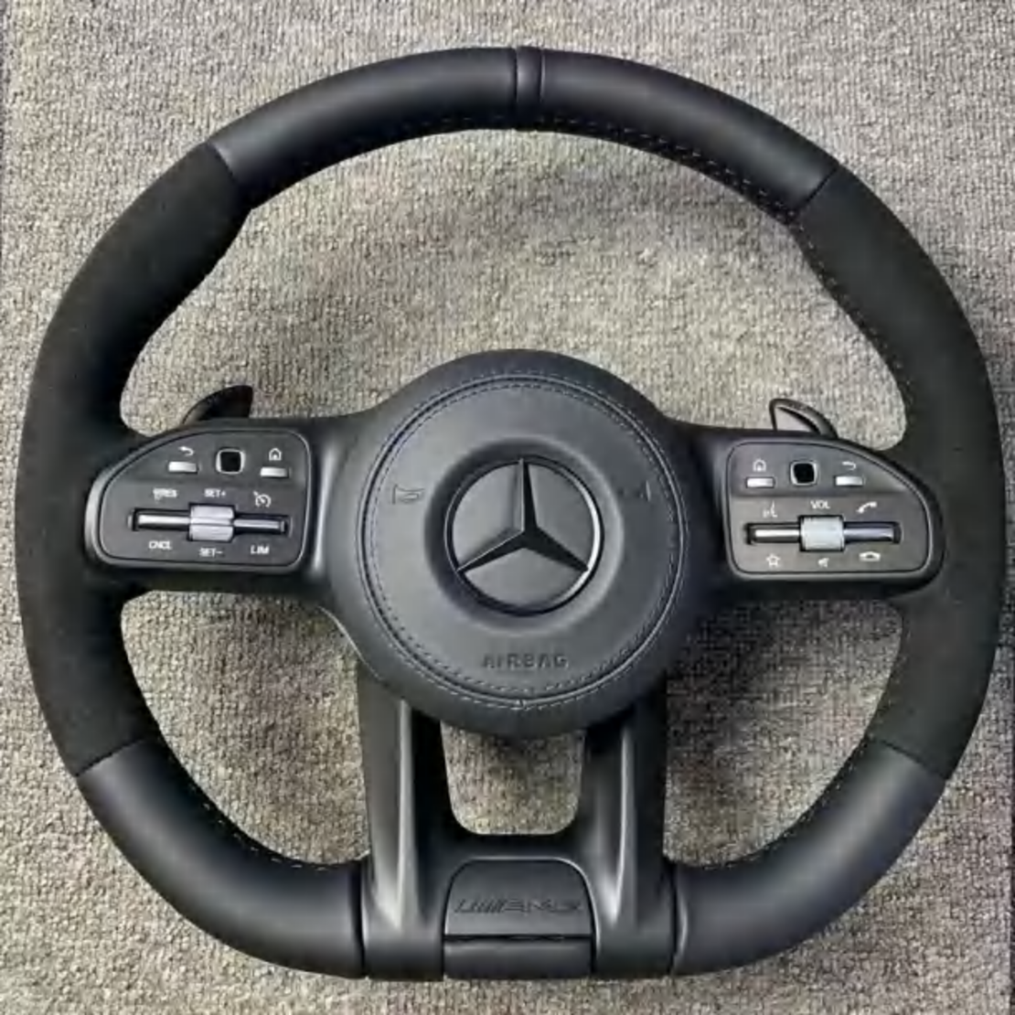 Mercedes AMG спортен волан – Черна кожа & Алкантара (2018–2022)