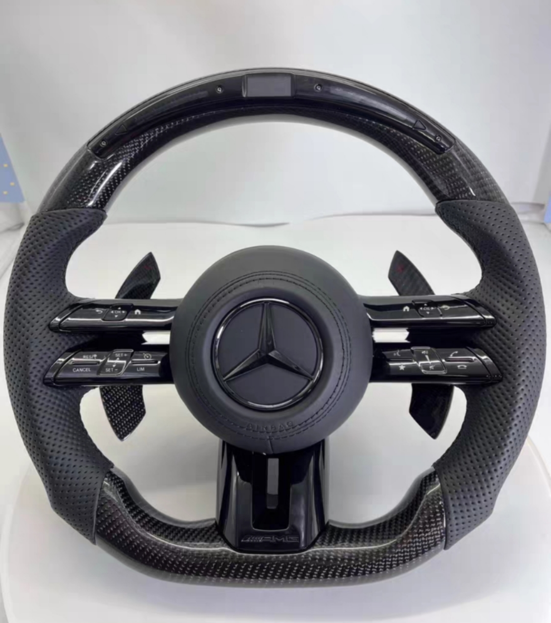 Mercedes AMG спортен волан Carbon & кожа с LED дисплей (2019–2022)
