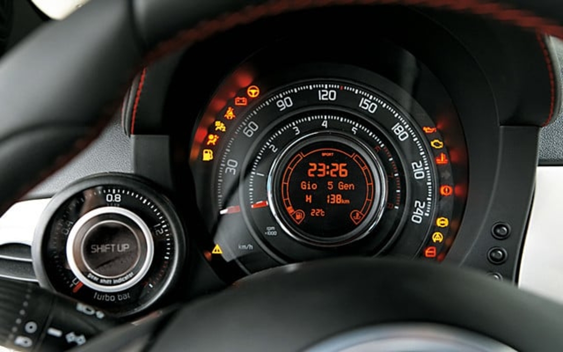 Дигитален километраж за Fiat 500 / Abarth 595 / 695 – LCD дисплей