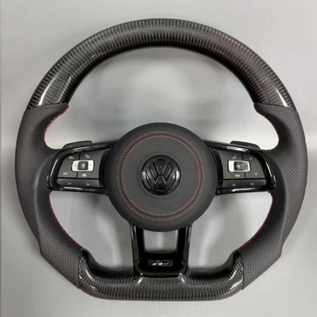 VW R спортен волан – карбон и кожа с червени шевове