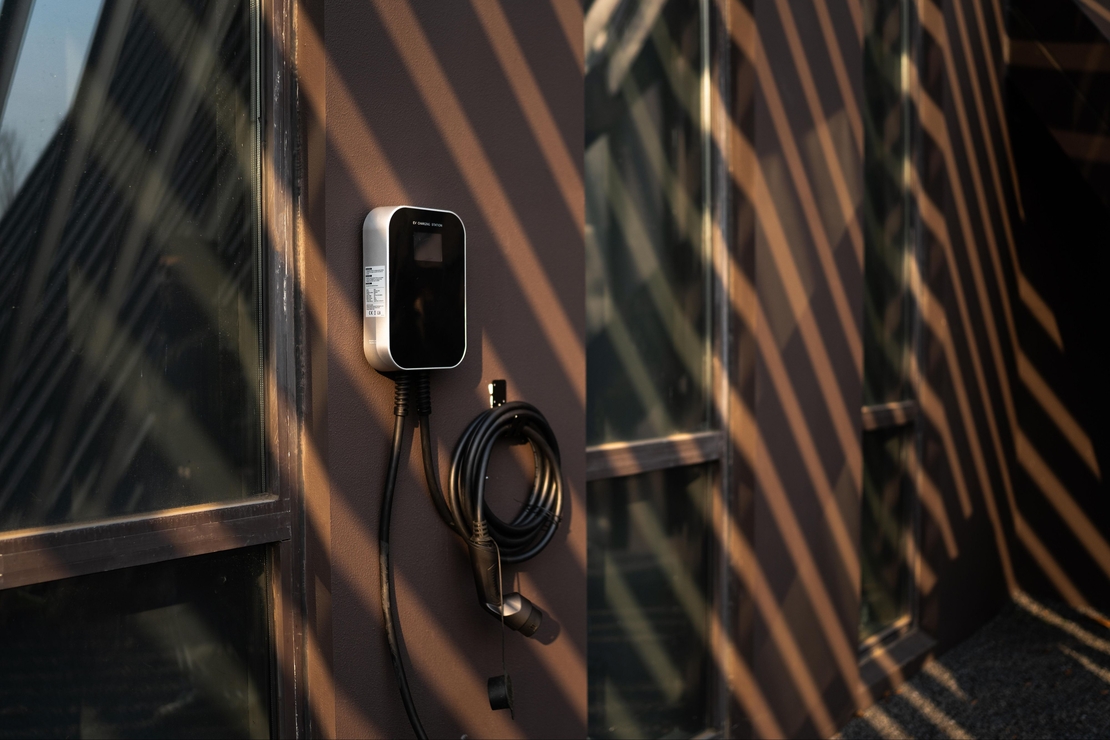EV зарядна станция BESEN 7-22kW 16-32A 1/3 фаза с APP