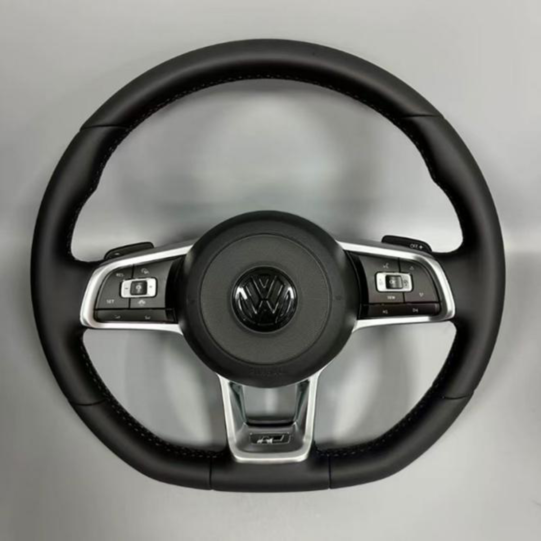 VW R Line оригинален кожен волан – стандартен дизайн