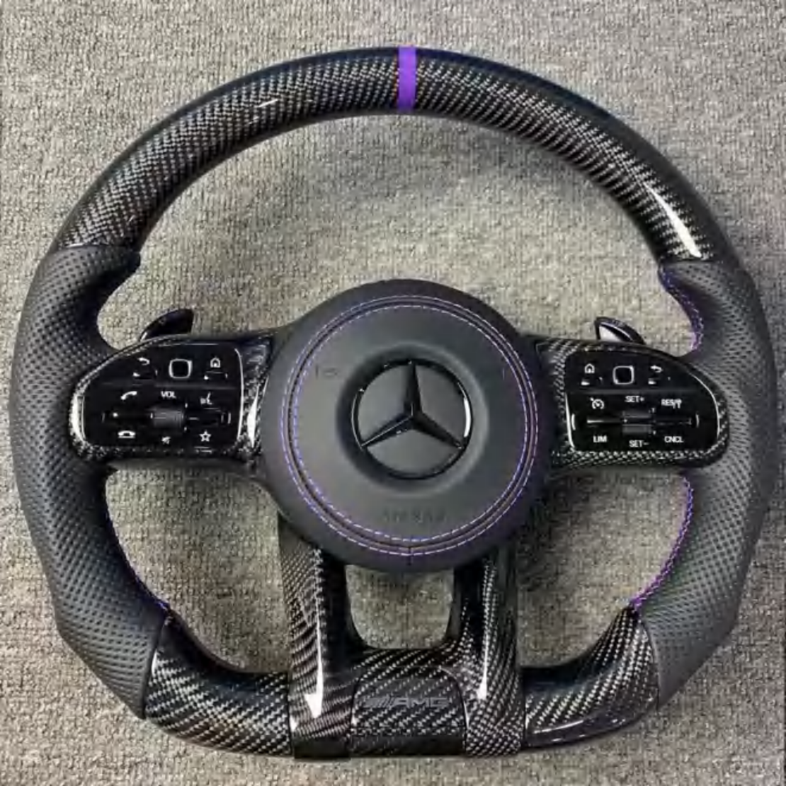 Mercedes AMG спортен волан – Carbon & Перфорирана кожа с лилави шевове (2019–2022)
