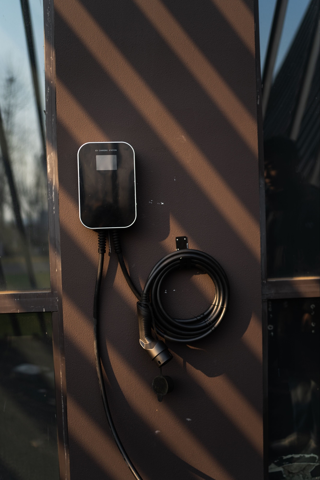EV зарядна станция BESEN 7-22kW 16-32A 1/3 фаза с APP
