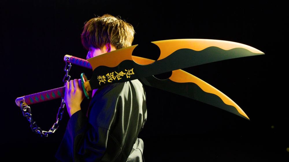 Demon Slayer - Tengen Uzui's Nichirin Swords Реплика 1/1