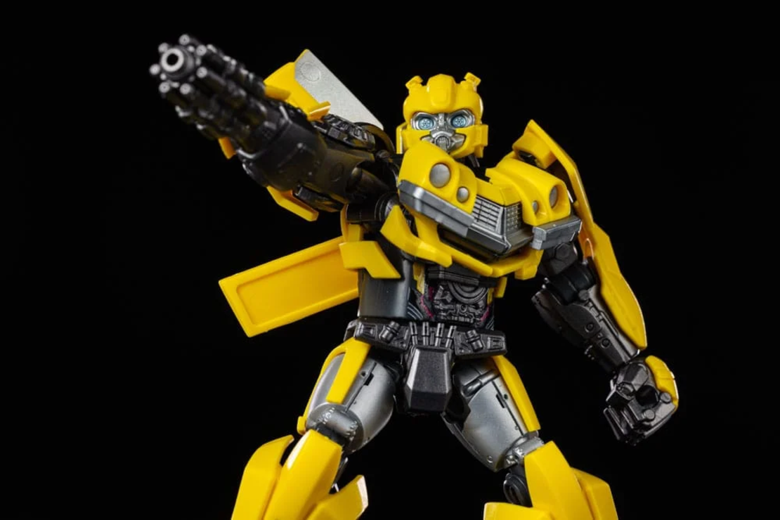 PRE-ORDER: Transformers - Bumblebee Model Kit Classic Class LED Фигурка