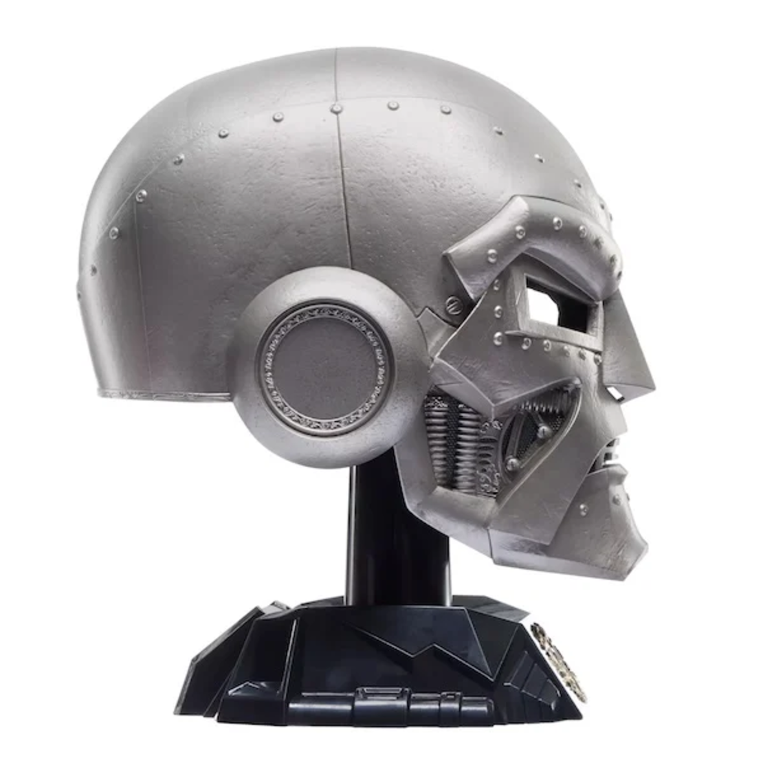 Marvel Реплика Legend Series 1/1 - Doctor Doom Шлем