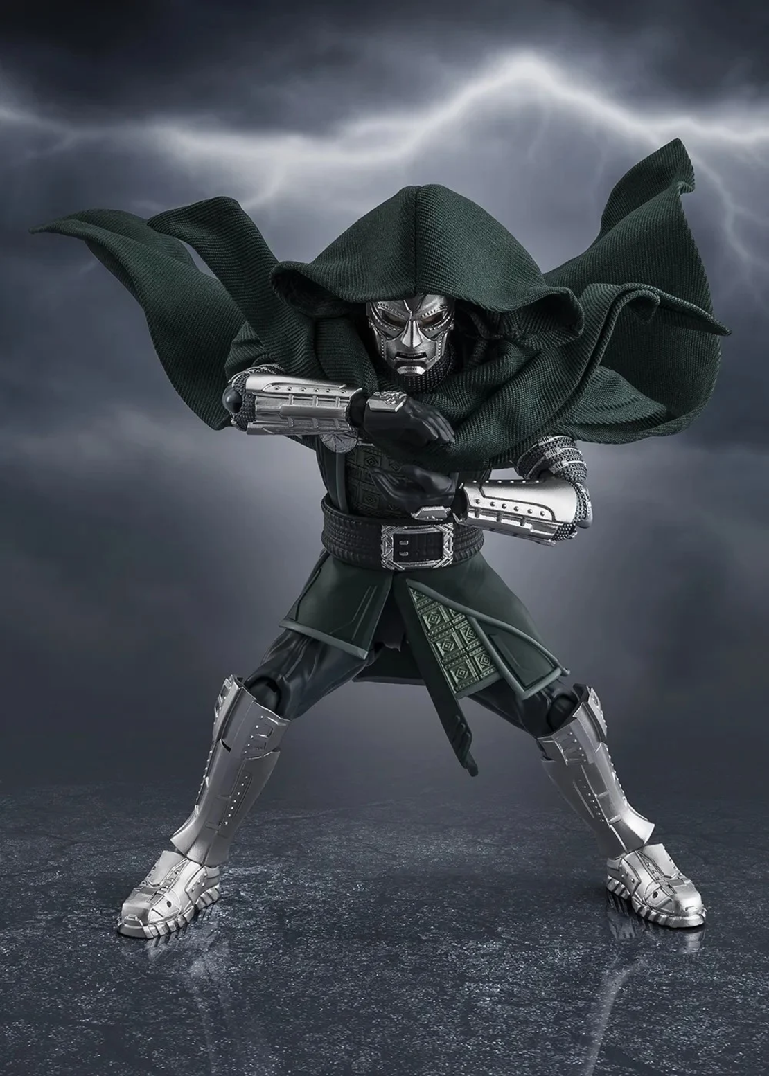 PRE-ORDER: Avengers: Doomsday - Doctor Doom S.H.Figuarts Екшън Фигурка 16 см.
