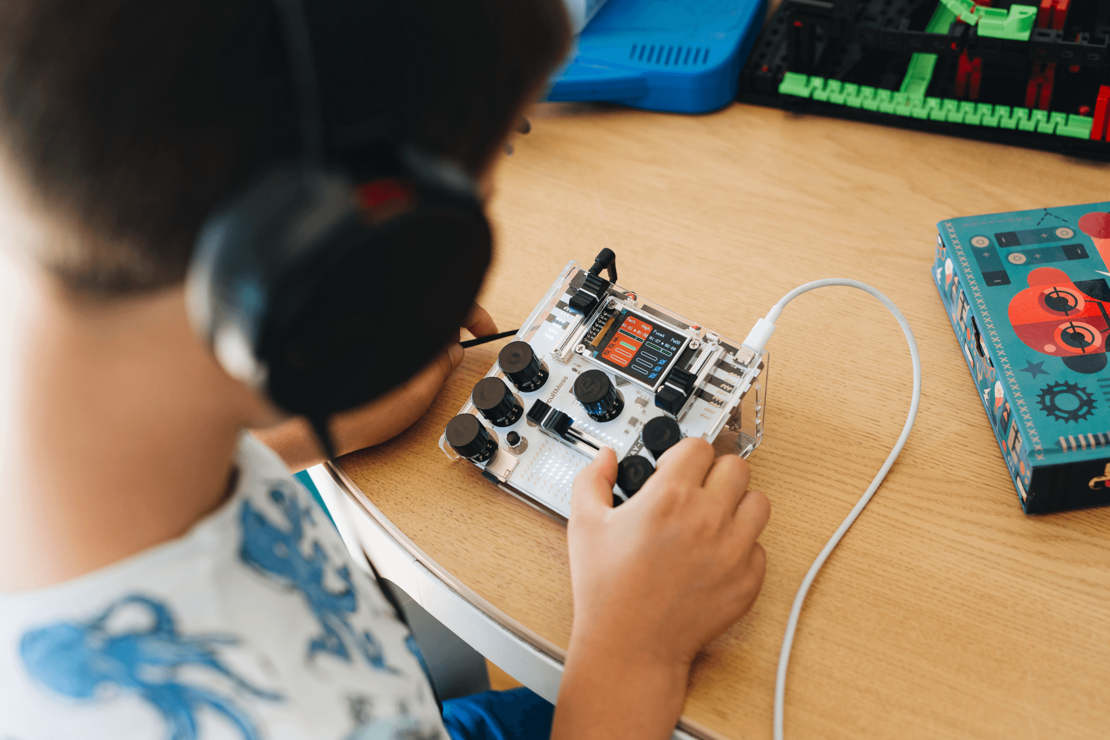 CircuitMess Jay-D - DIY DJ mixer
