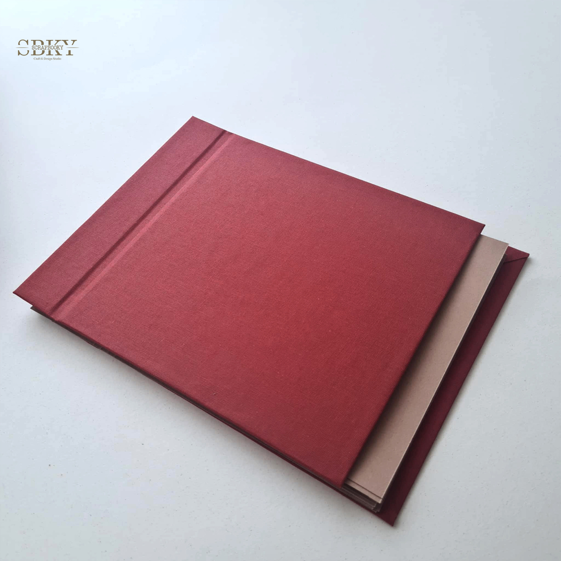 Blank Retro Album, wine