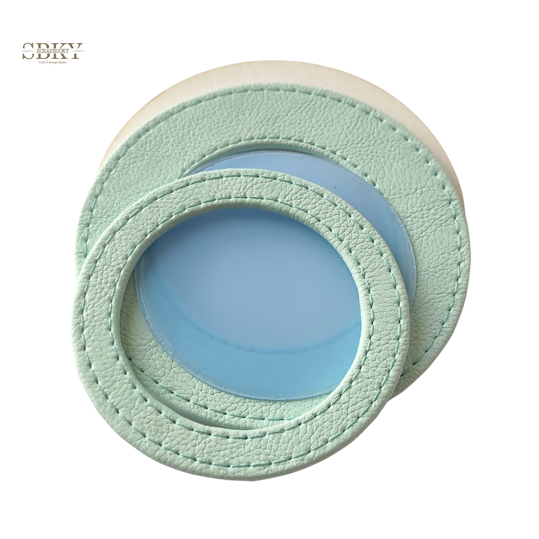 Shaker element with artificial leather, mint
