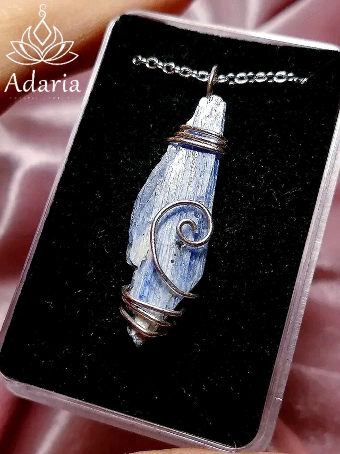 Сребърно колие с необработен Кианит