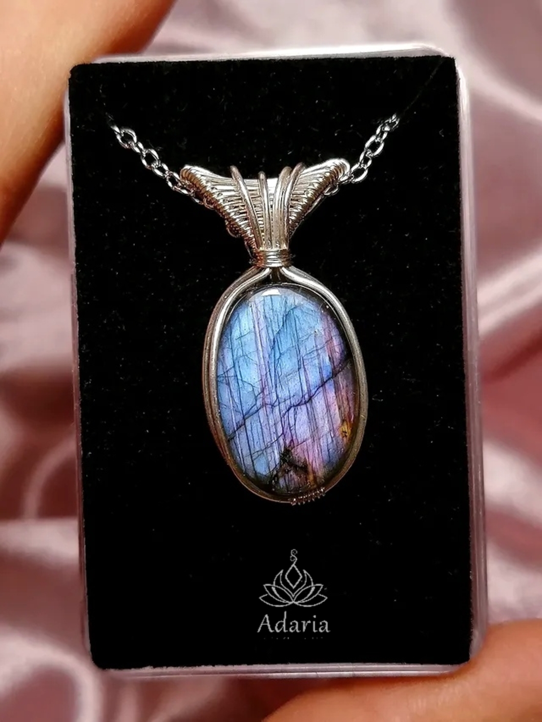 Сребърно колие с лилав Лабрадорит
