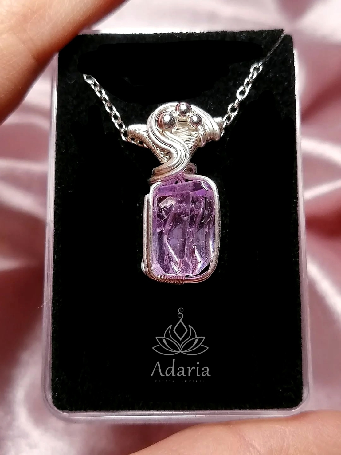 Сребърно колие с Кунцит