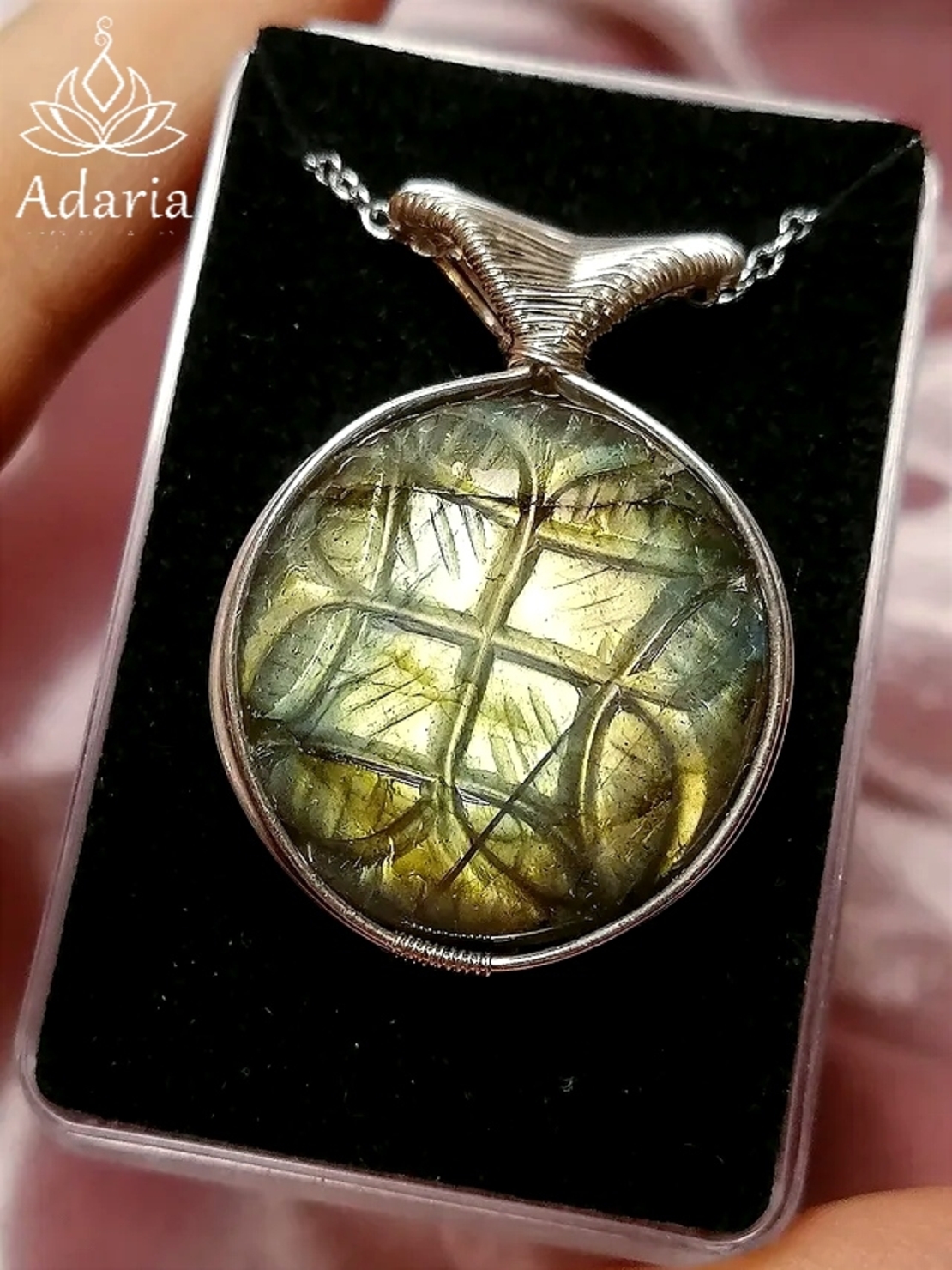 Сребърно колие с Лабрадорит