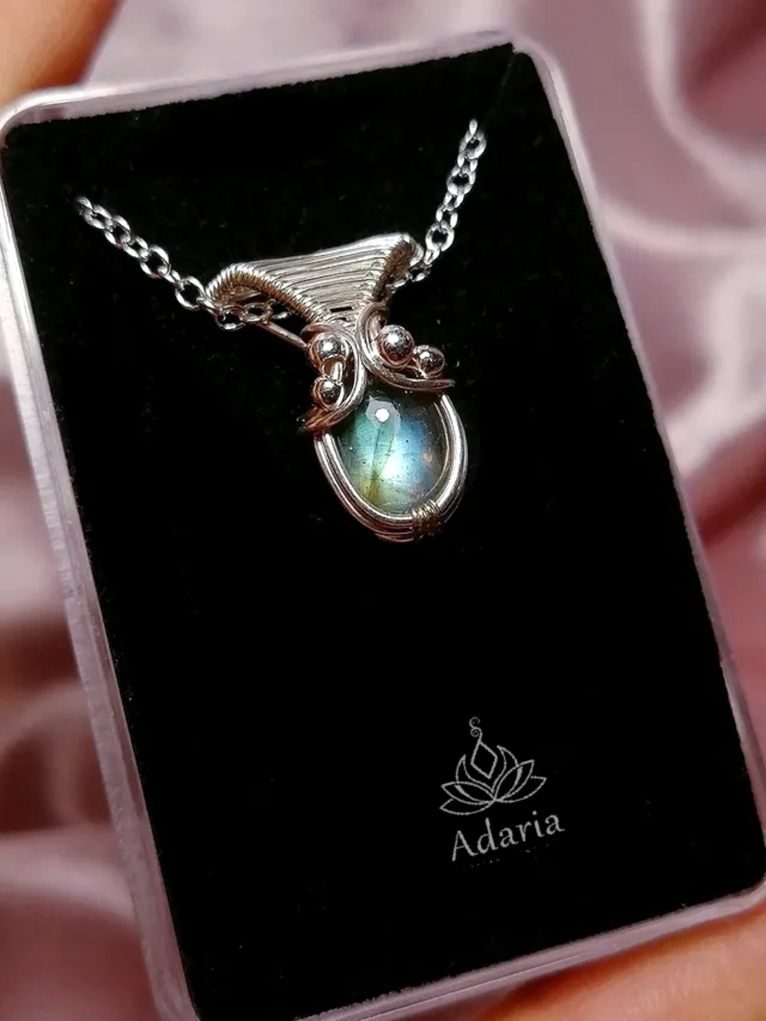 Сребърно колие с Лабрадорит