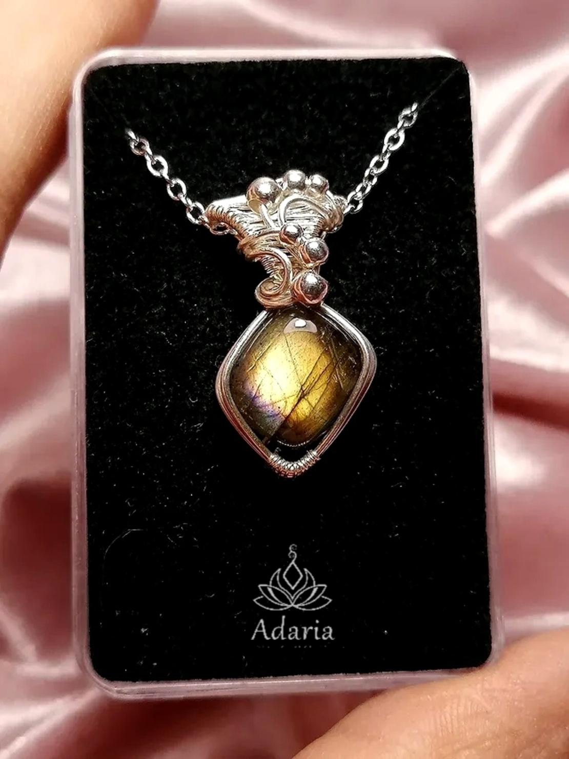 Сребърно колие с Лабрадорит