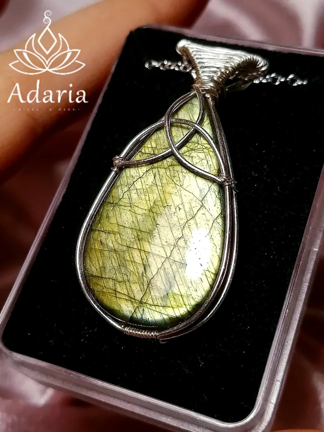 Сребърно колие с Лабрадорит