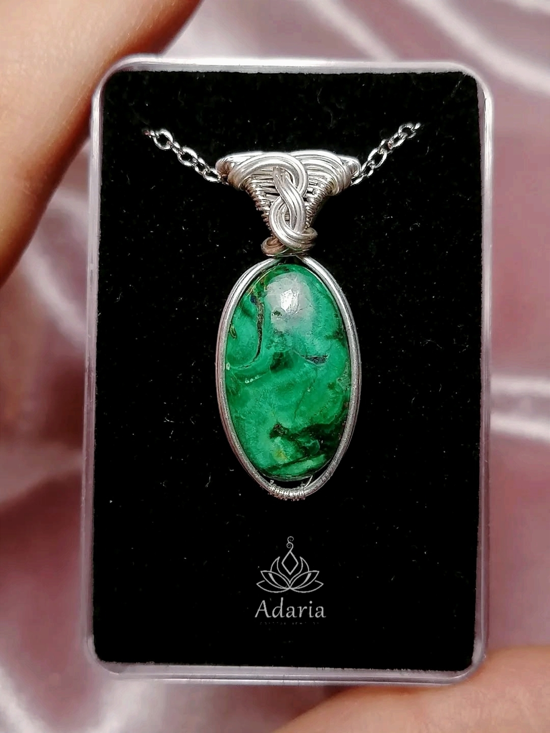 Сребърно колие с Малахит