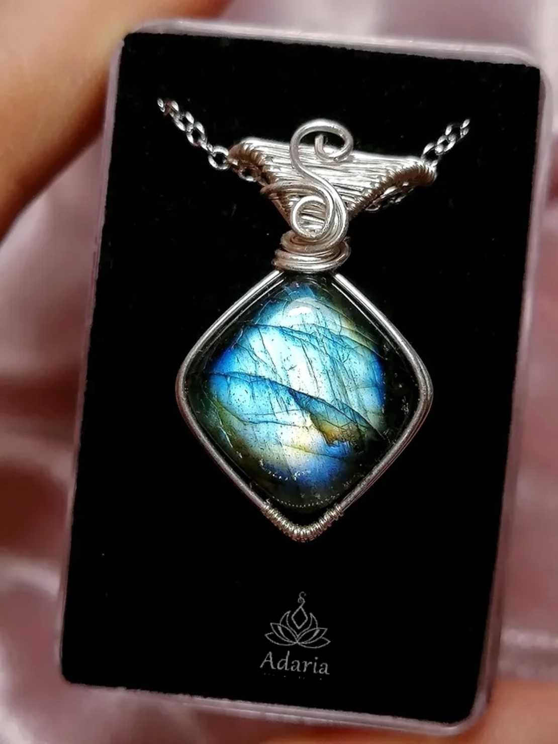 Сребърно колие с Лабрадорит