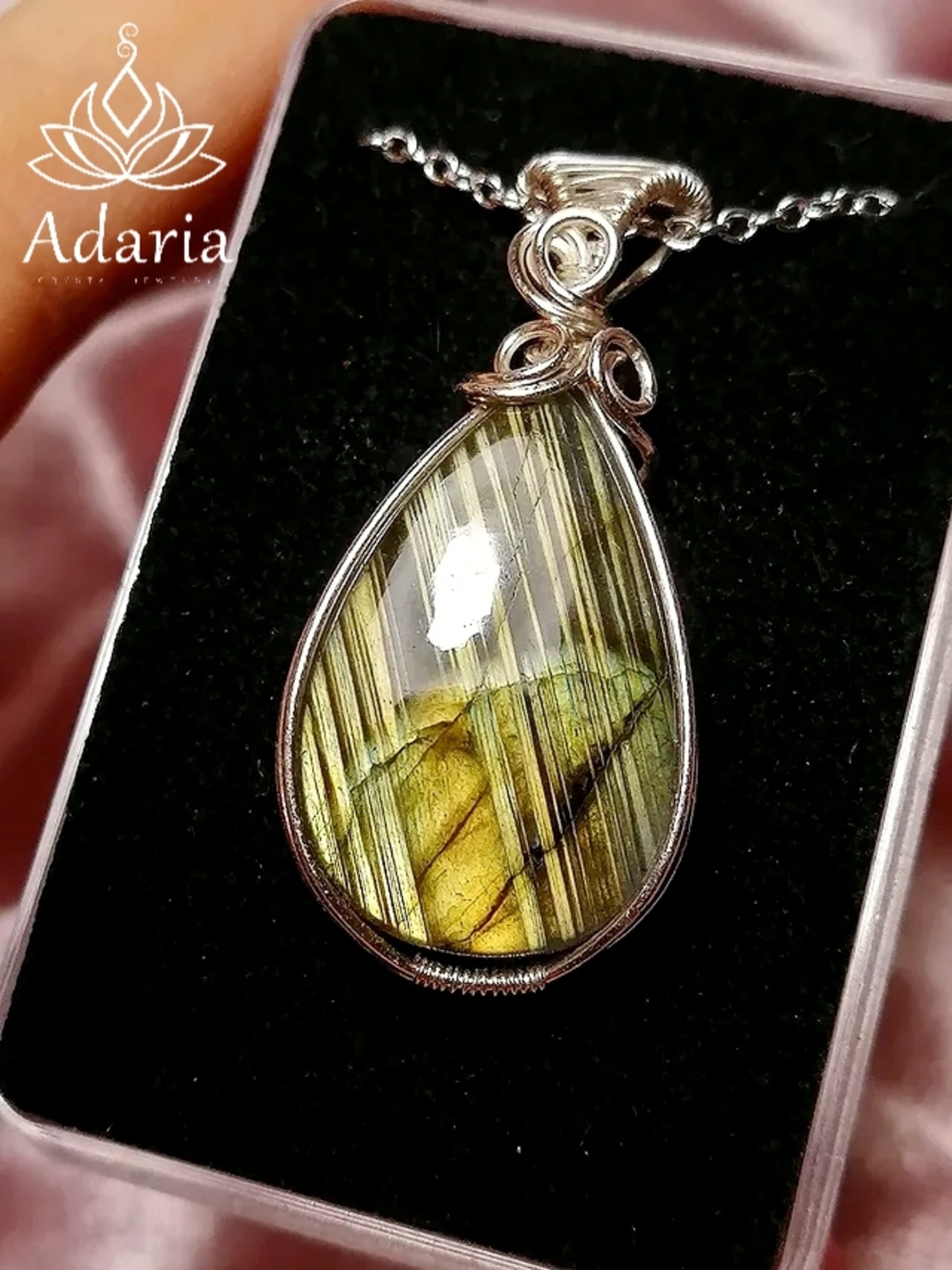 Сребърно колие с Лабрадорит