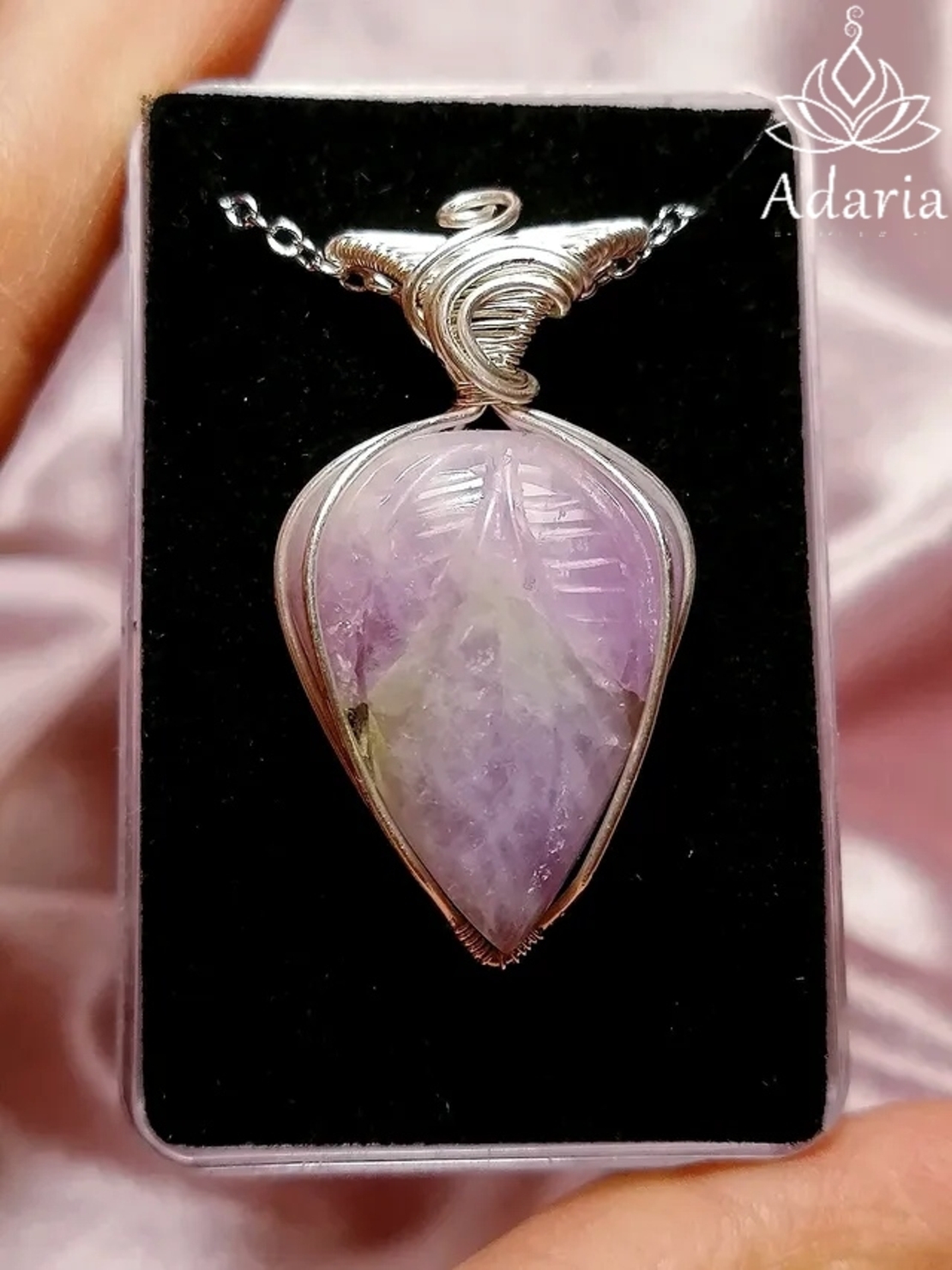 Сребърно колие с Кунцит