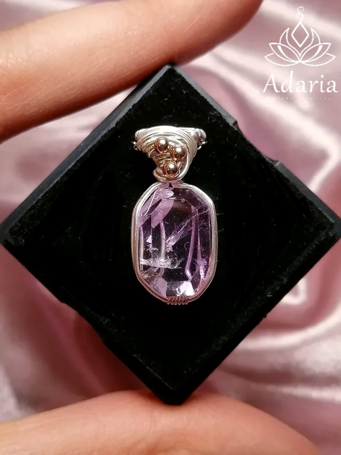 Сребърно колие с Кунцит