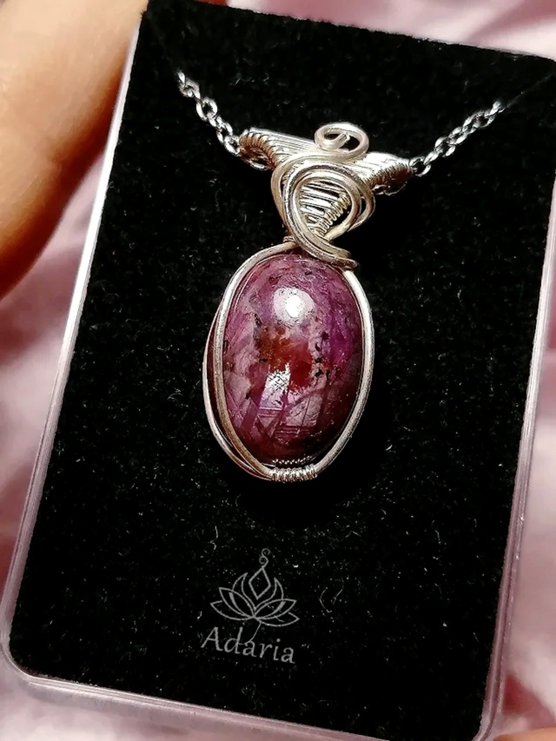 Сребърно колие с Рубин