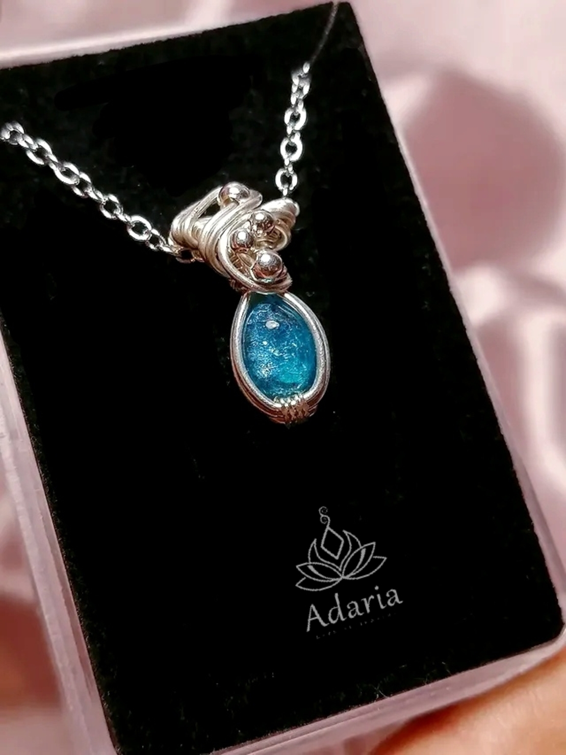 Сребърно колие с Апатит