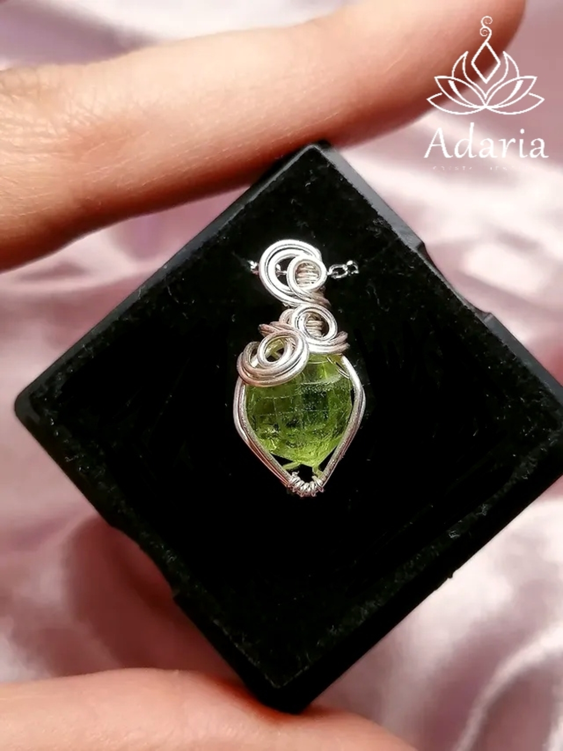 Сребърно колие с  Перидот