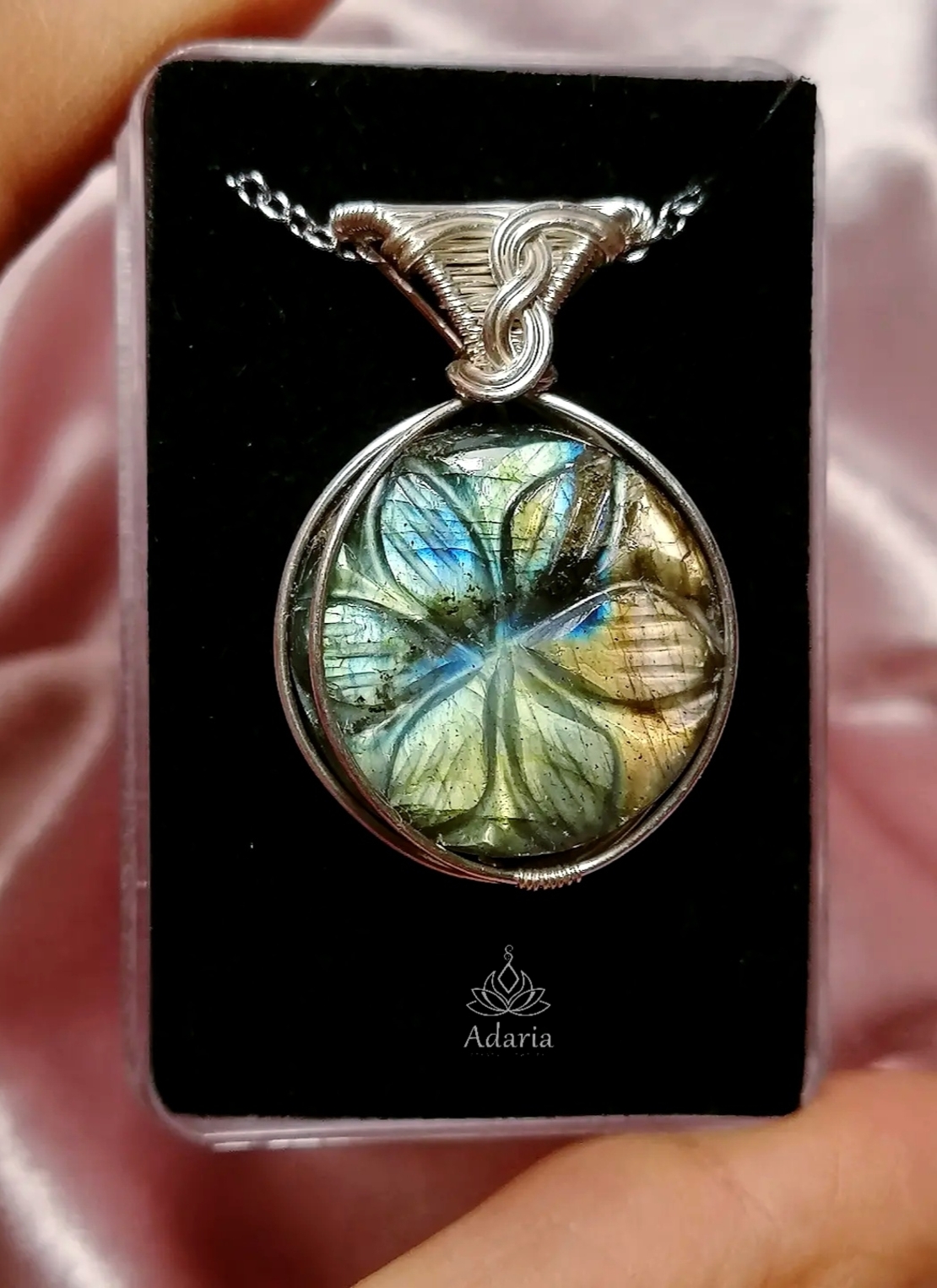 Сребърно колие с Лабрадорит