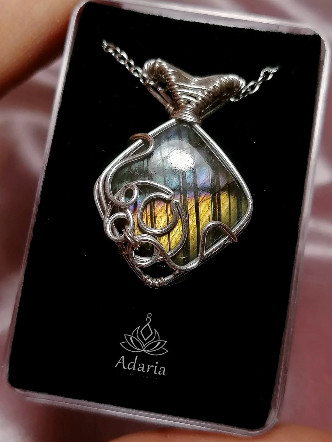 Сребърно колие с Лабрадорит