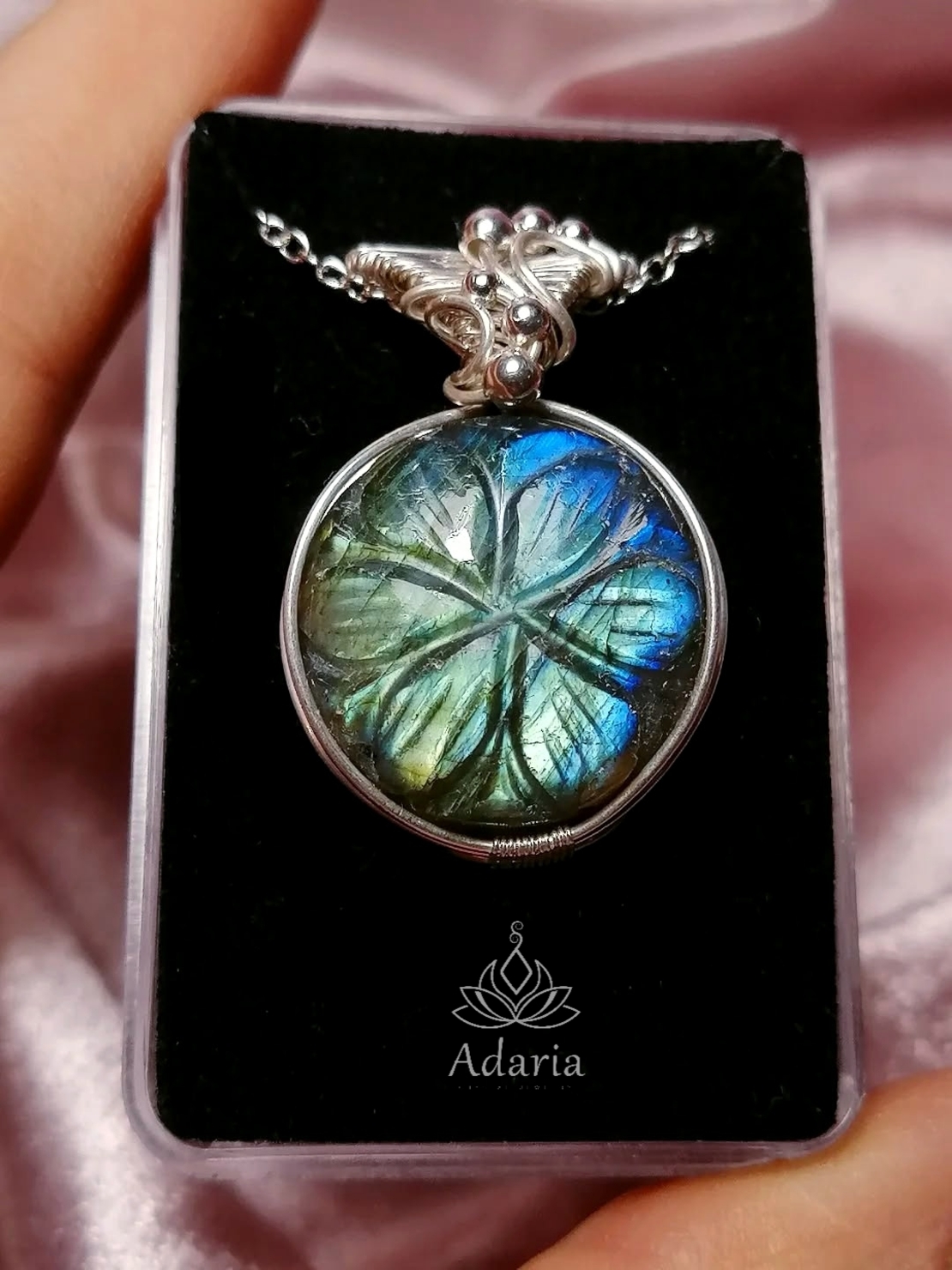 Сребърно колие с Лабрадорит