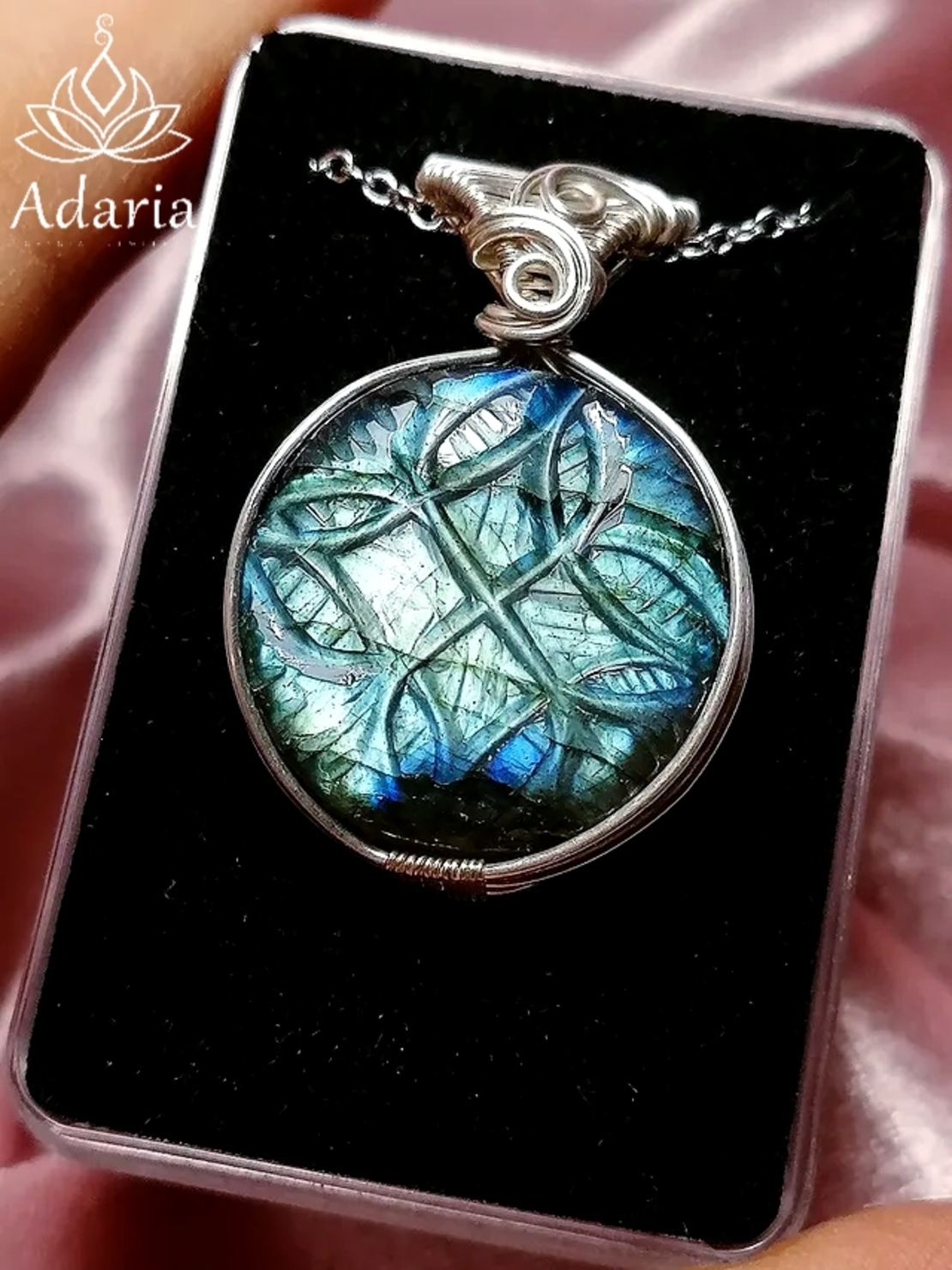 Сребърно колие с Лабрадорит