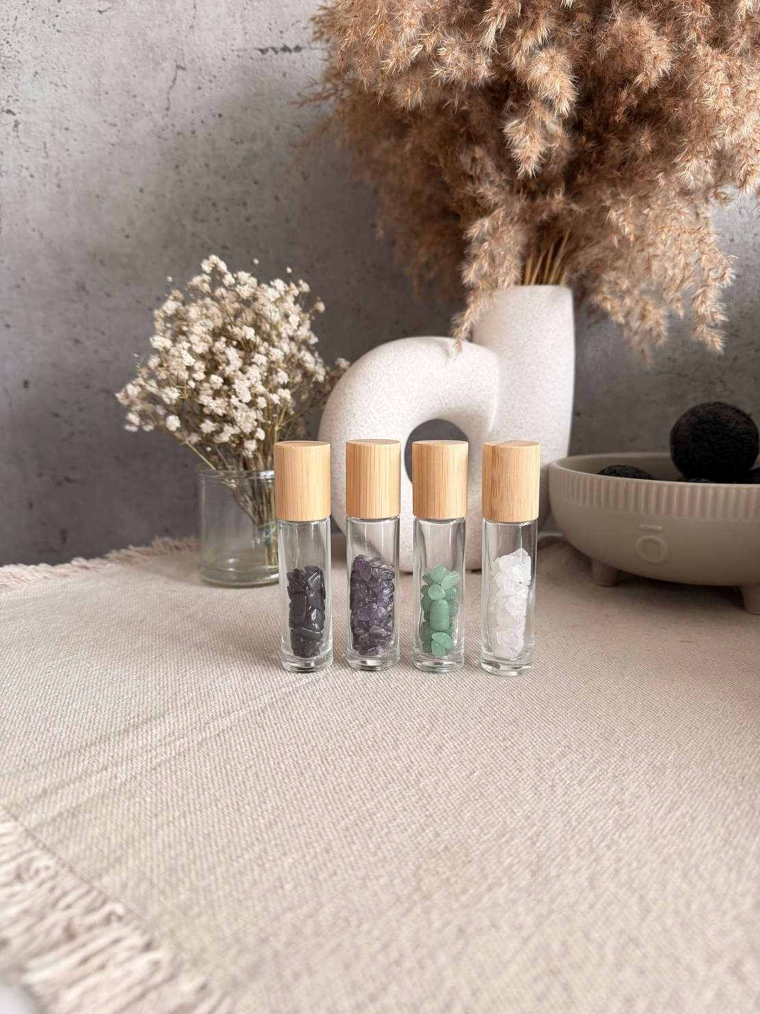 Рол-он бутилка с ролер от турмалин и скъпоценни камъни