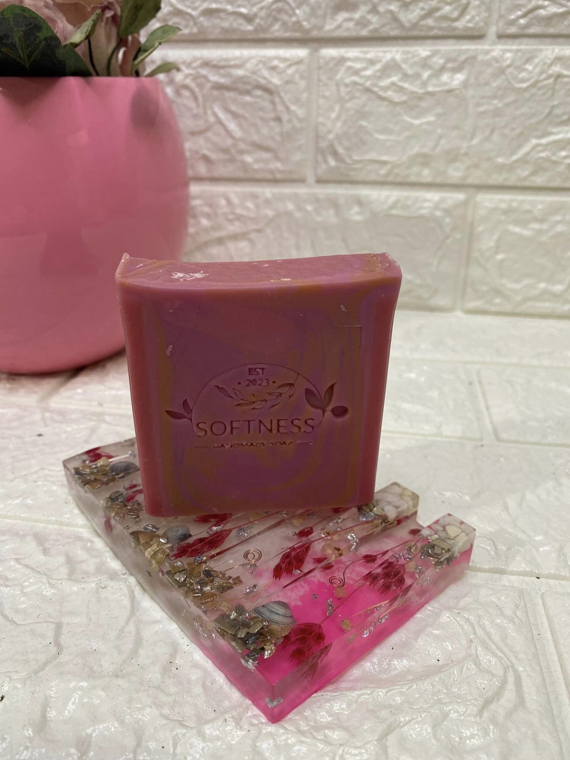 Сапун Red Delight (с Бадемово масло & Манго масло, Розова глина)