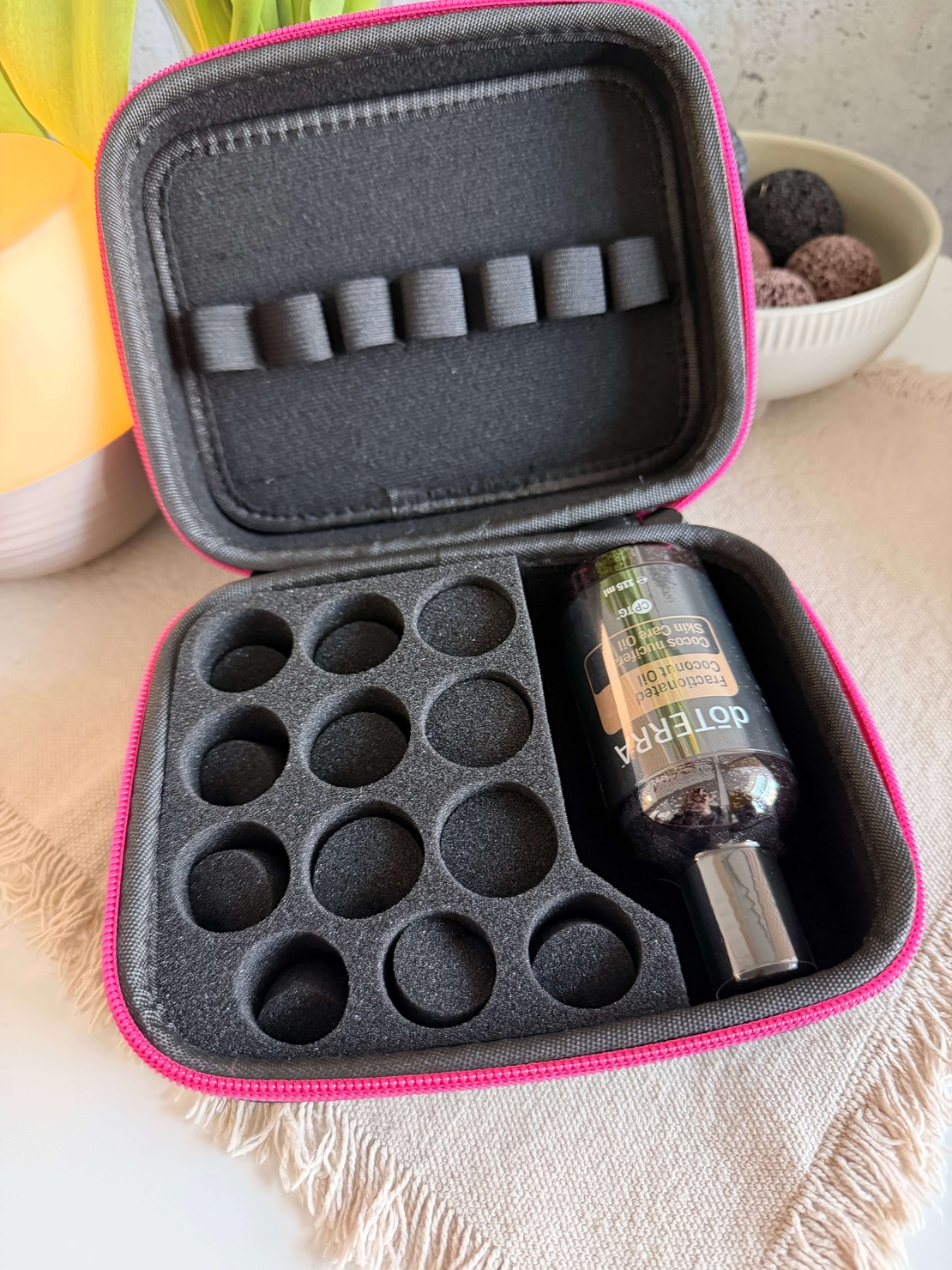 Комбиниран несесер с 19 основни слота и допълнителни вложки