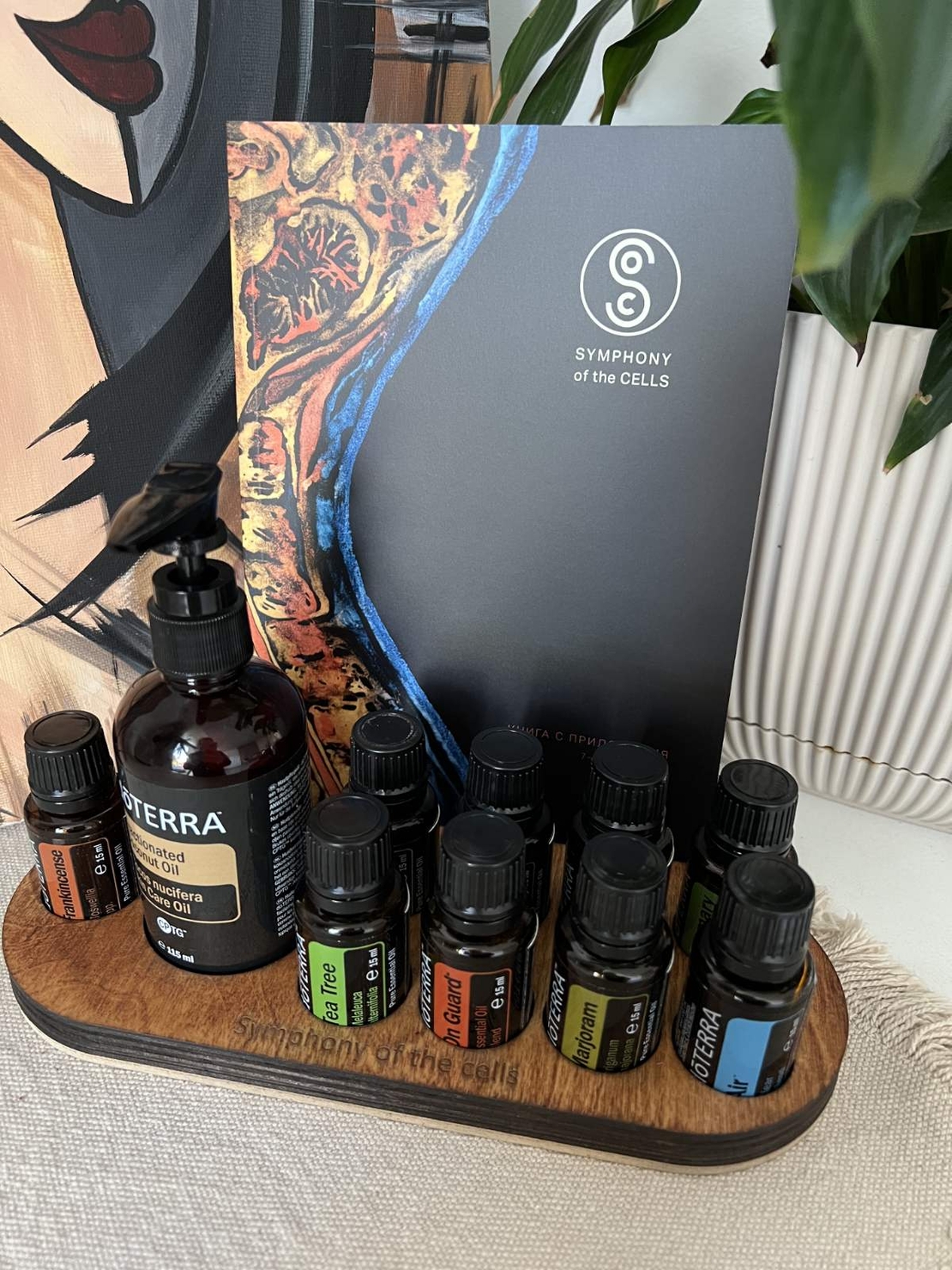 Комплект Симфония на клетката - книга с приложения и дървена поставка