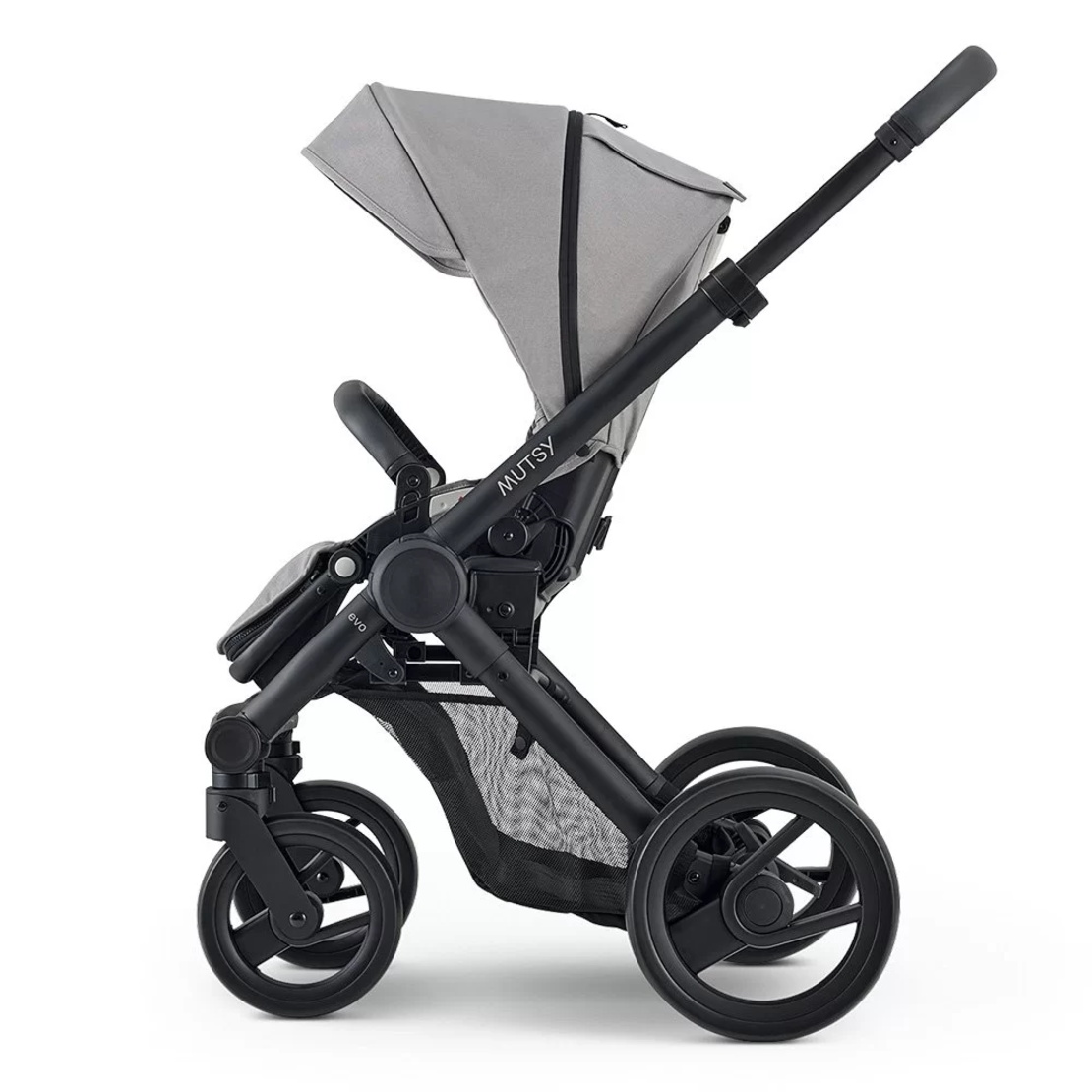 Mutsy EVO Pebble Grey Модулна количка 2 в 1 комплект с черно шаси със седалка с кош за новородено